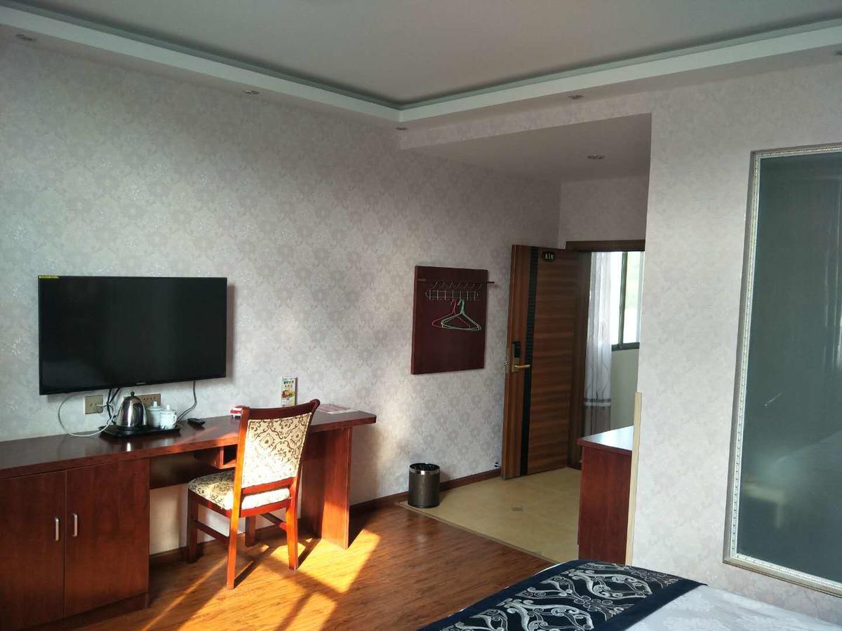 Hanggong Holiday Hotel Куньмин Экстерьер фото